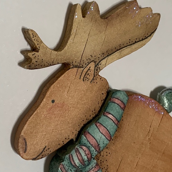 Alaska Moose wood ornament Mary Harper #2 - Picture 5 of 15